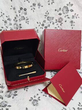 Cartier braceletﻬ°